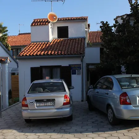 Lägenhet With Parking Space - 7137 Poreč